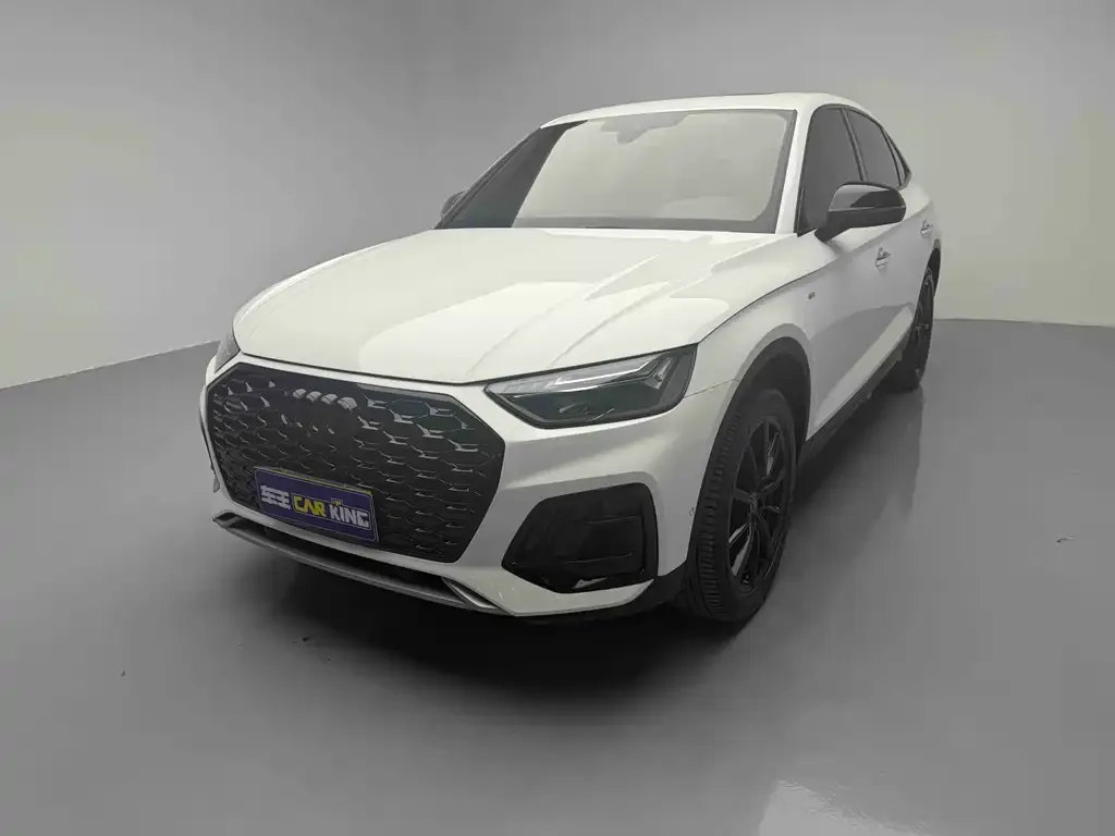Audi Q5L Sportback — фото 1