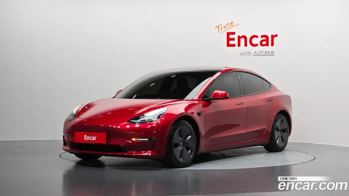 Tesla Model 3 — фото 1