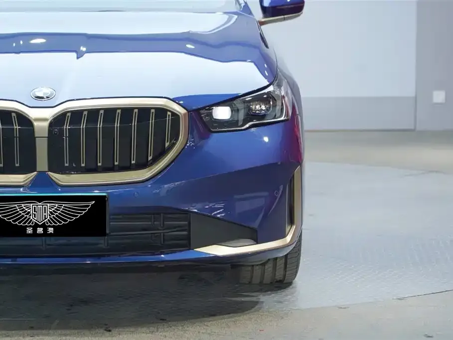 BMW 5 Series — фото 10
