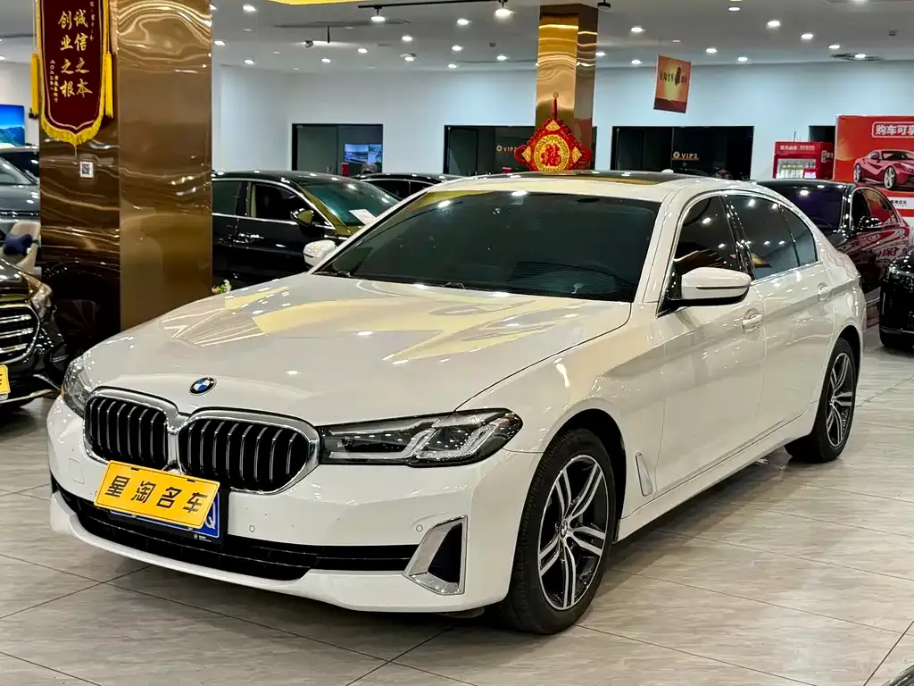 BMW 5 Series — фото 1