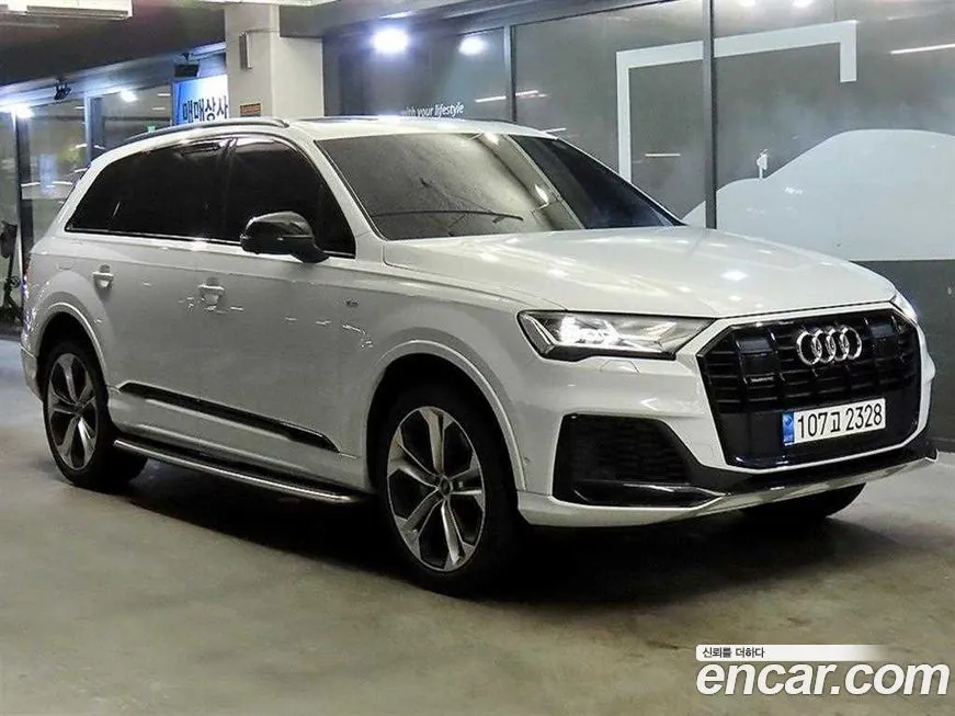 Audi Q7 — фото 1