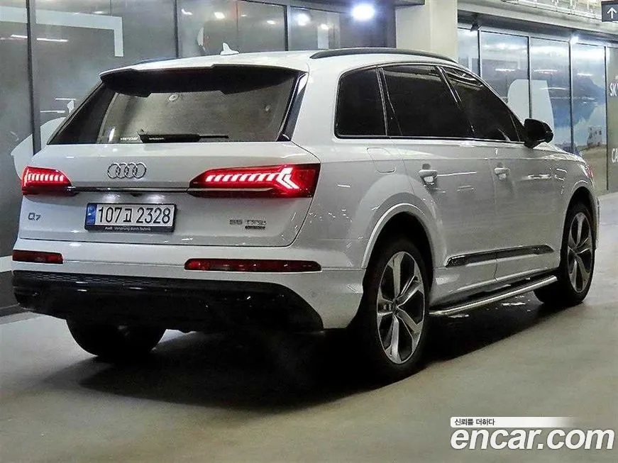 Audi Q7 — фото 6
