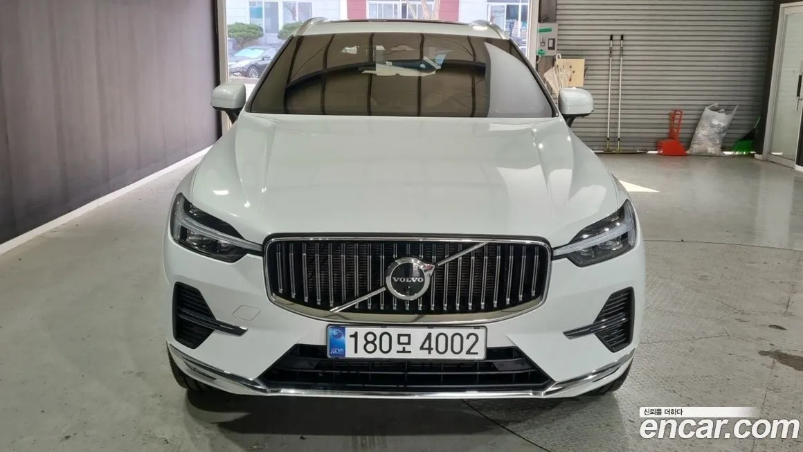 Volvo XC60 — фото 1