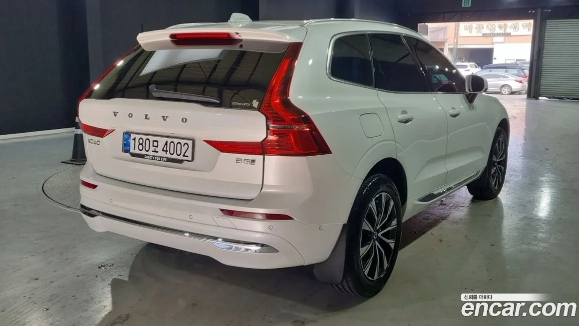 Volvo XC60 — фото 2