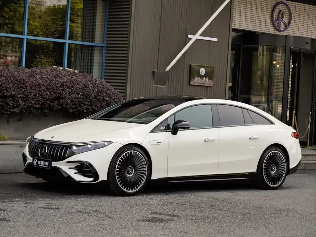Mercedes-Benz EQS AMG — фото 1
