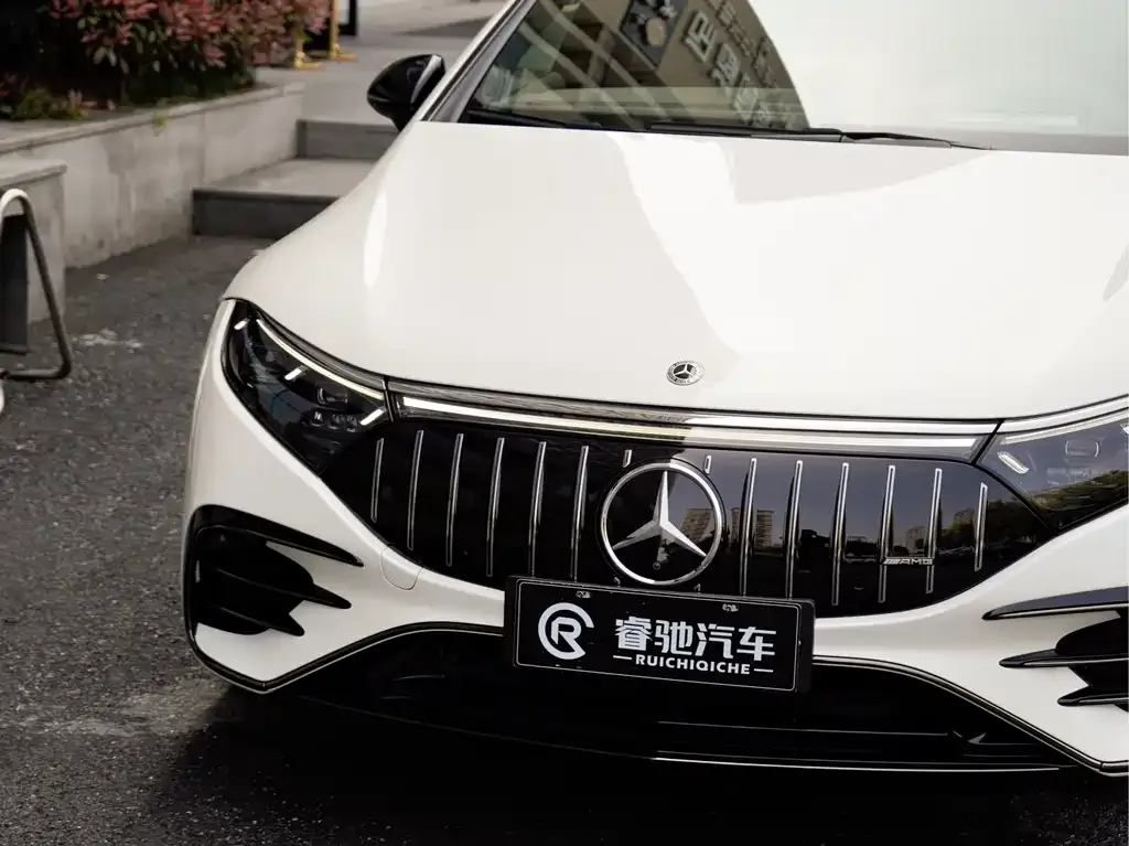 Mercedes-Benz EQS AMG — фото 5