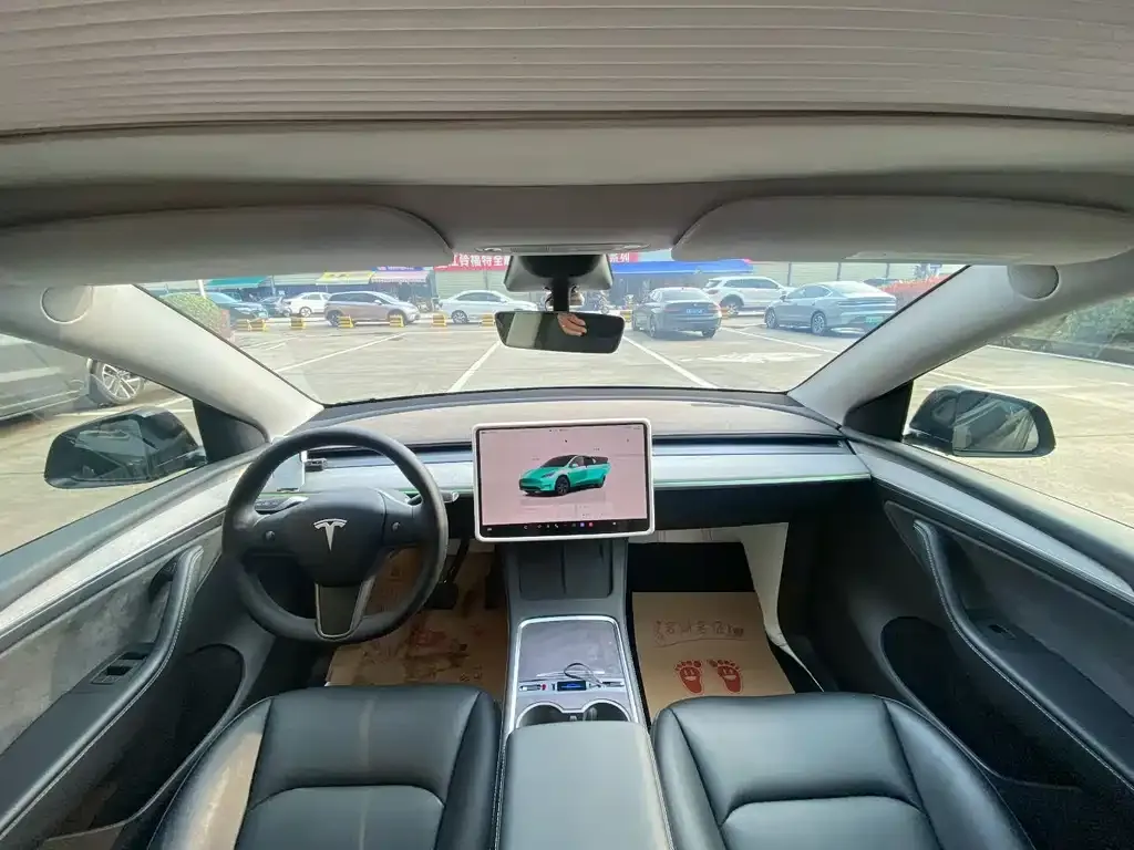 Tesla Model Y — фото 3