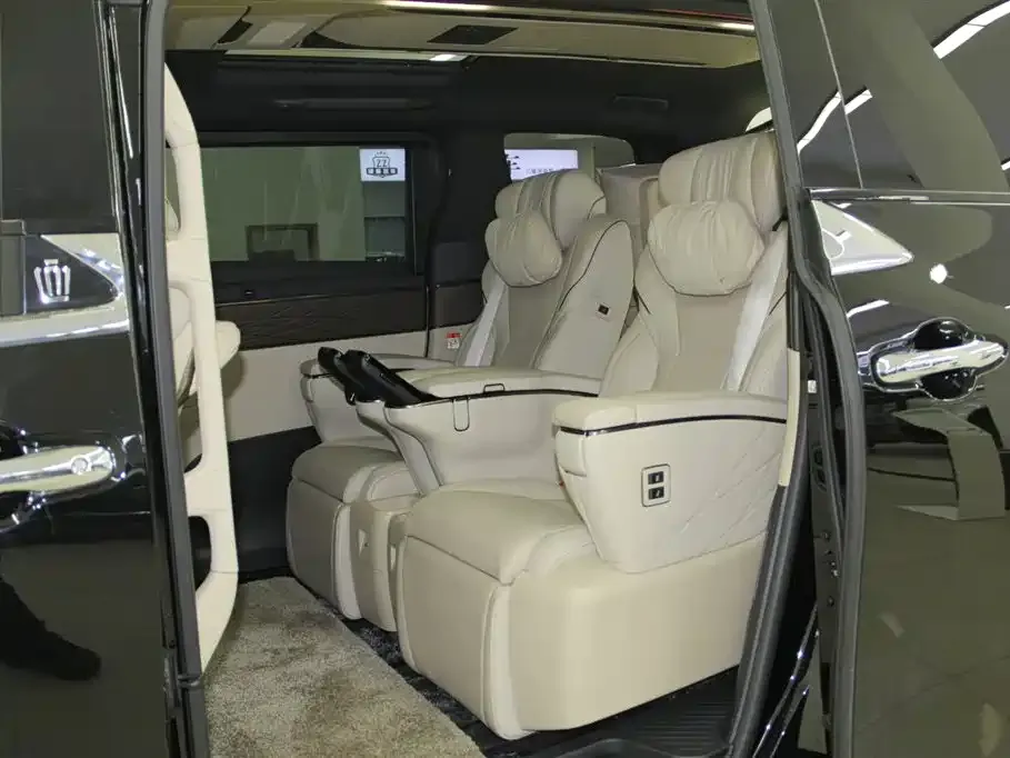 Toyota Vellfire — фото 4