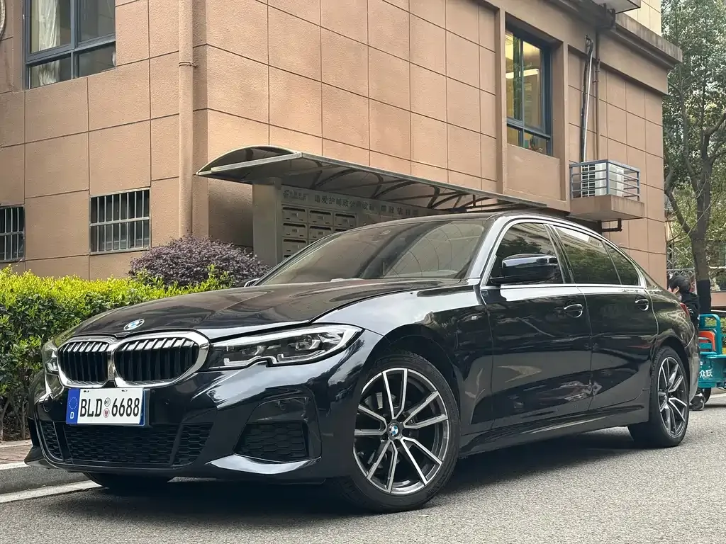 BMW 3 Series — фото 1