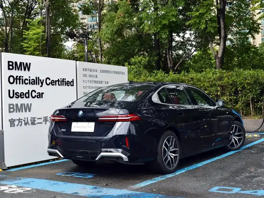 BMW i5 — фото 7