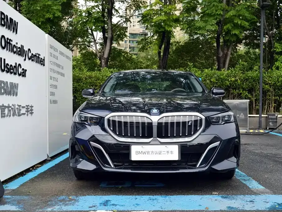 BMW i5 — фото 9