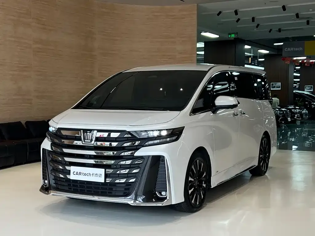 Toyota Vellfire — фото 1