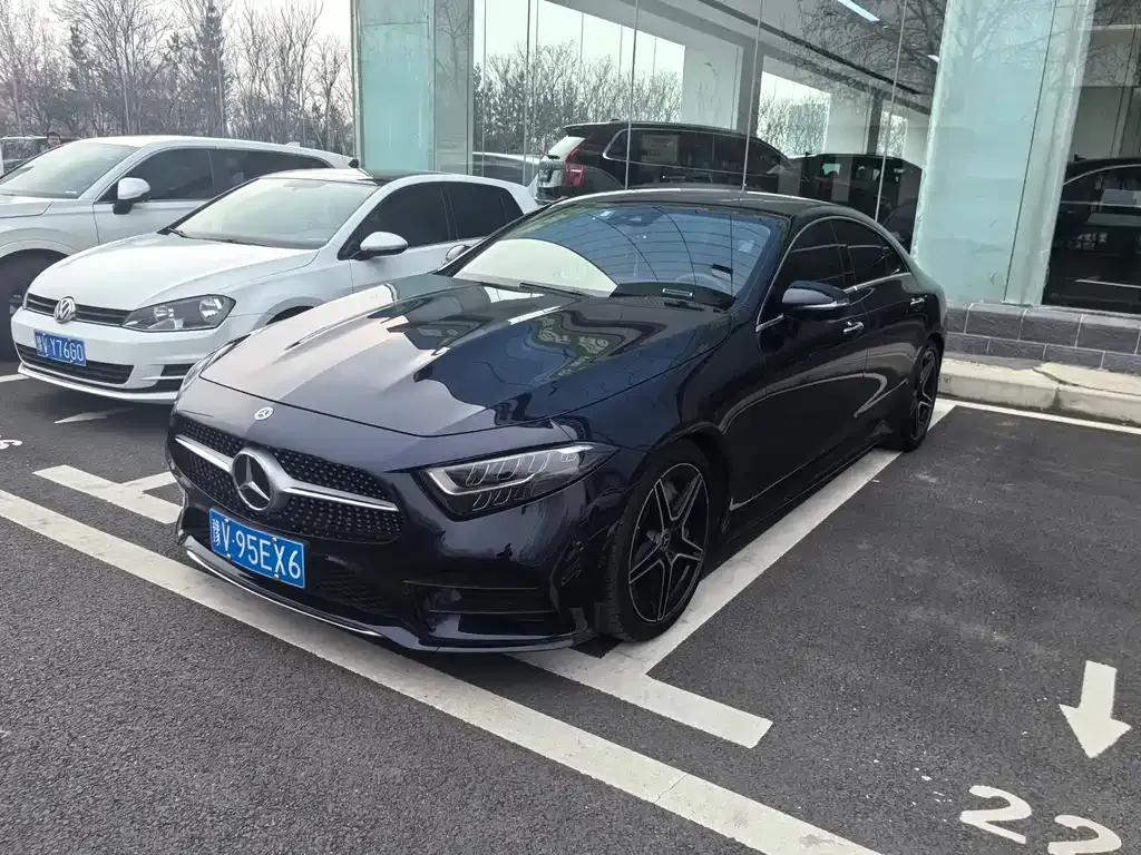 Mercedes-Benz CLS — фото 1