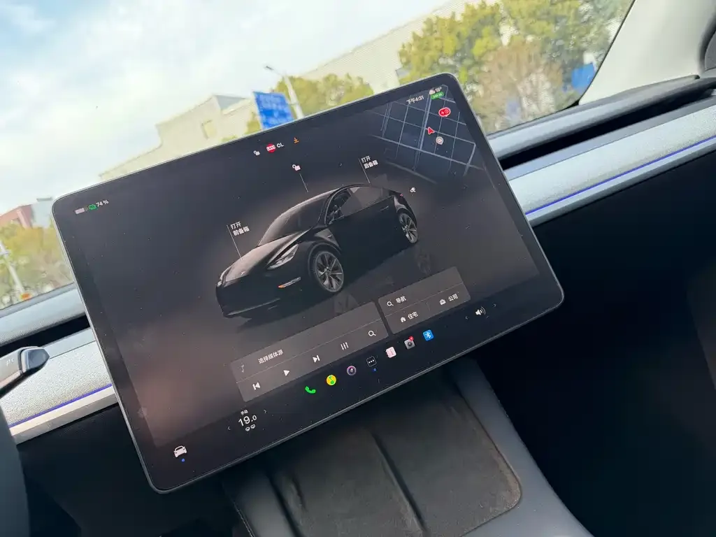 Tesla Model Y — фото 3