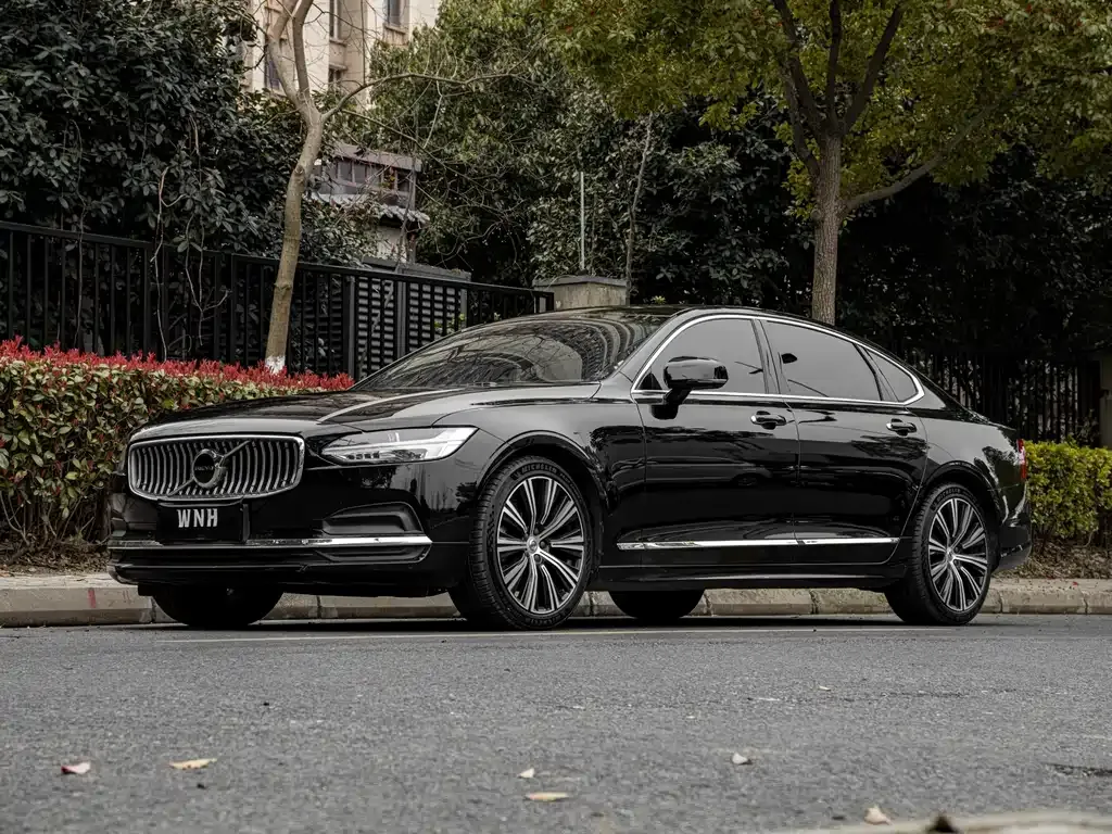 Volvo S90 — фото 1