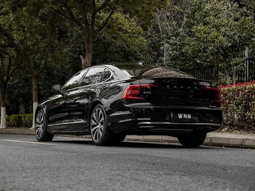 Volvo S90 — фото 9