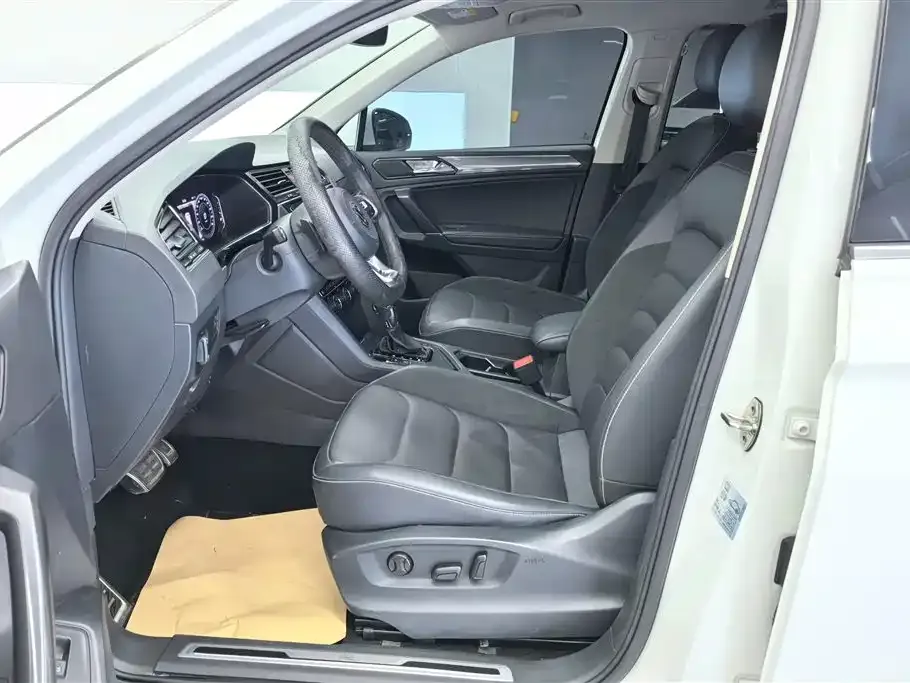 Volkswagen Tiguan L — фото 3