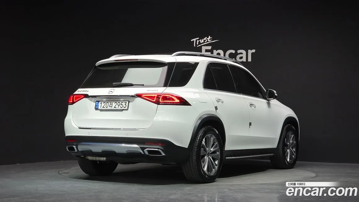 Mercedes-Benz GLE-Class — фото 9