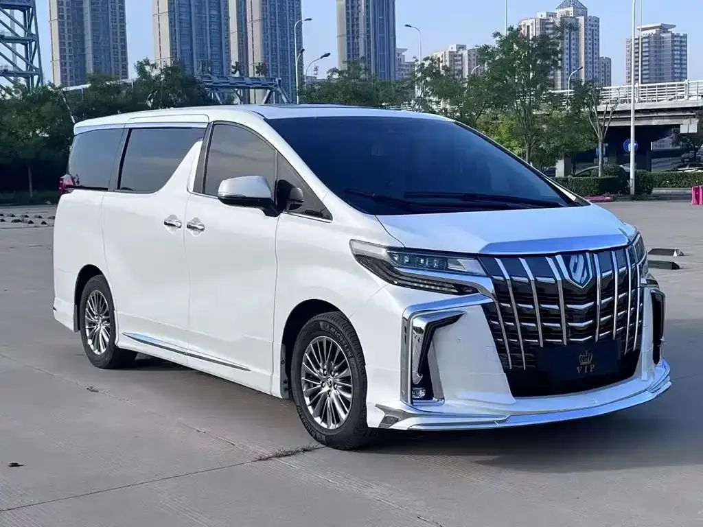 Toyota Alphard — фото 3