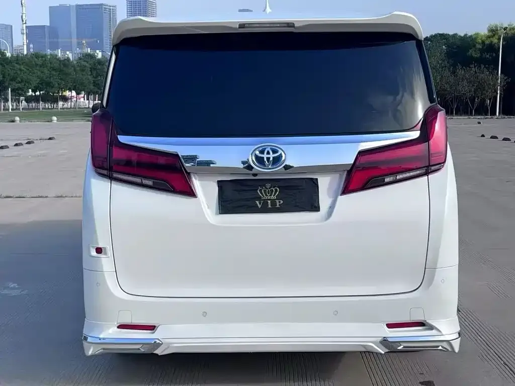 Toyota Alphard — фото 7