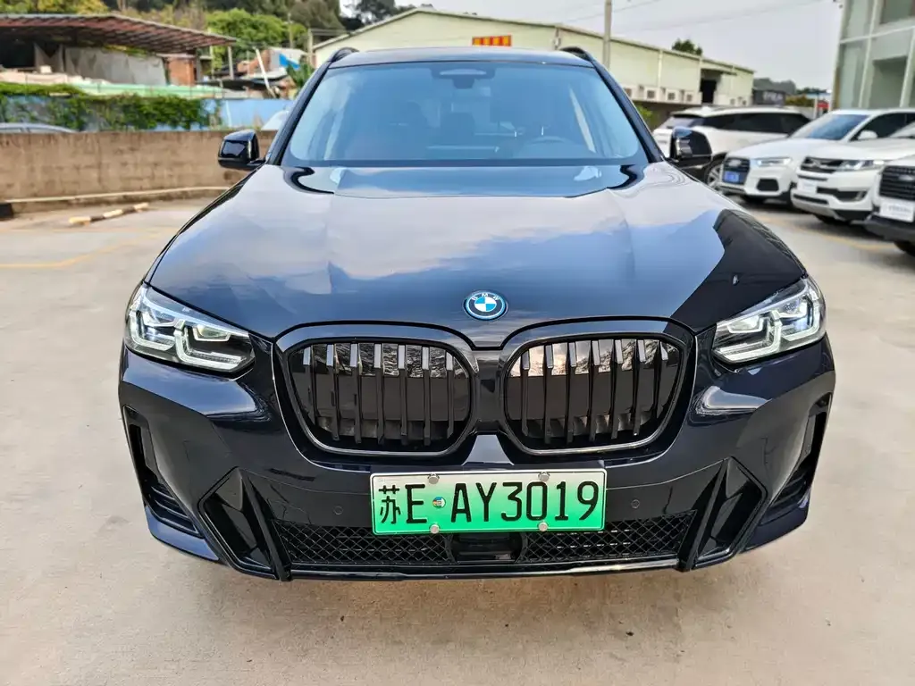 BMW iX3 — фото 4