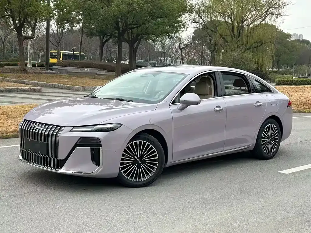 Roewe M7 DMH — фото 1