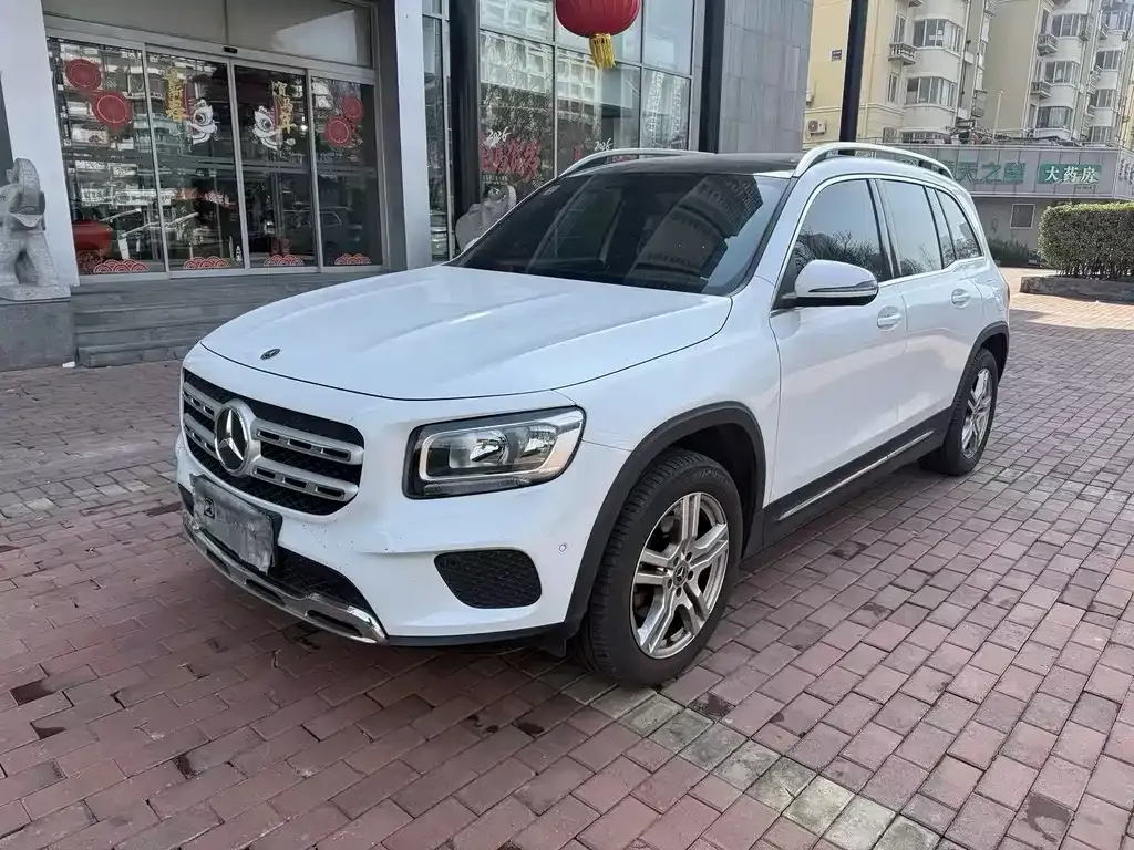 Mercedes-Benz GLB — фото 1