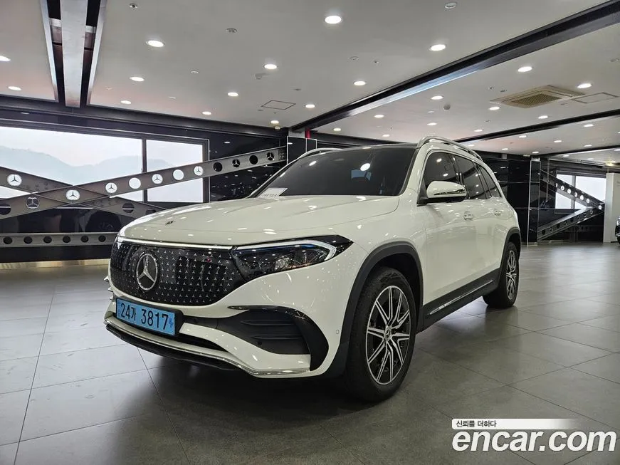 Mercedes-Benz EQB — фото 1