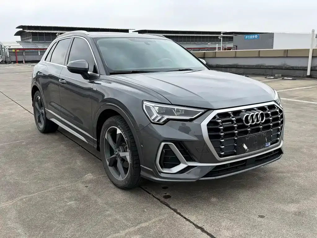 Audi Q3 — фото 10