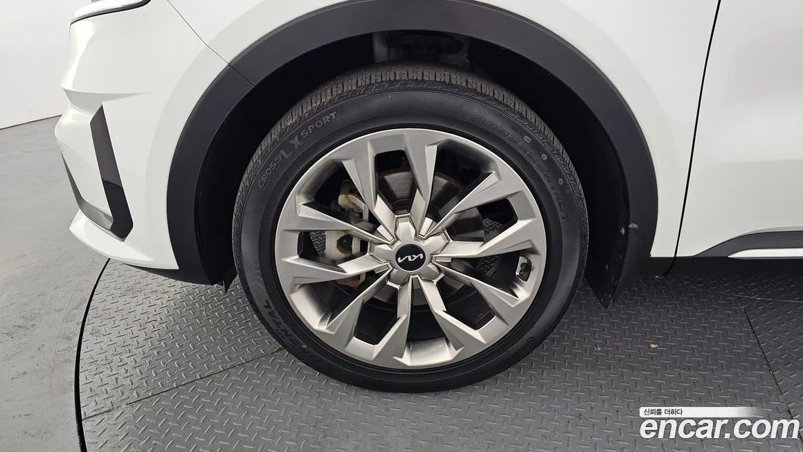 Kia Sorento — фото 7
