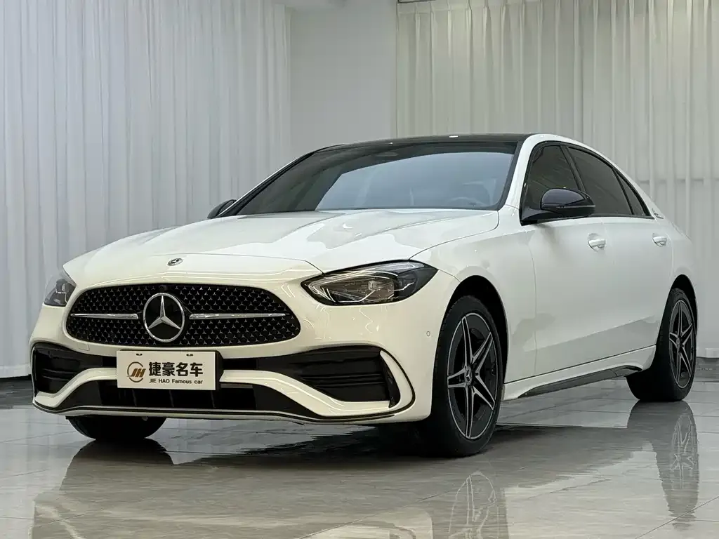 Mercedes-Benz C-Class — фото 1