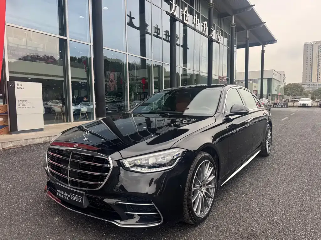 Mercedes-Benz S-Class — фото 1