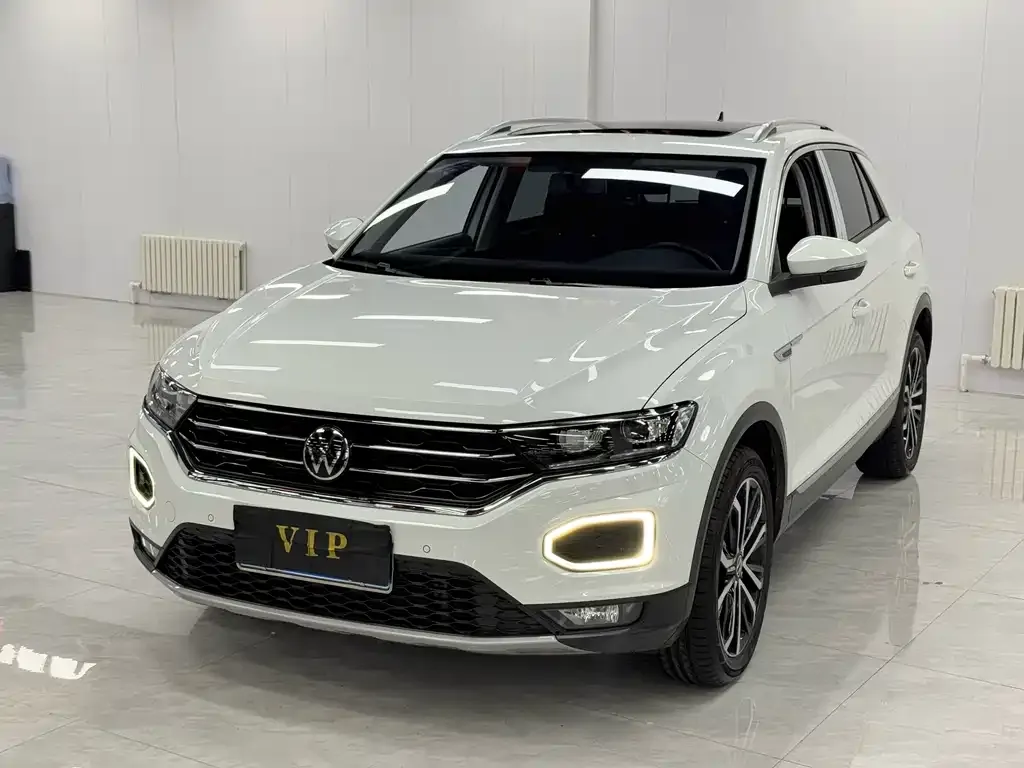 Volkswagen T-Roc — фото 1
