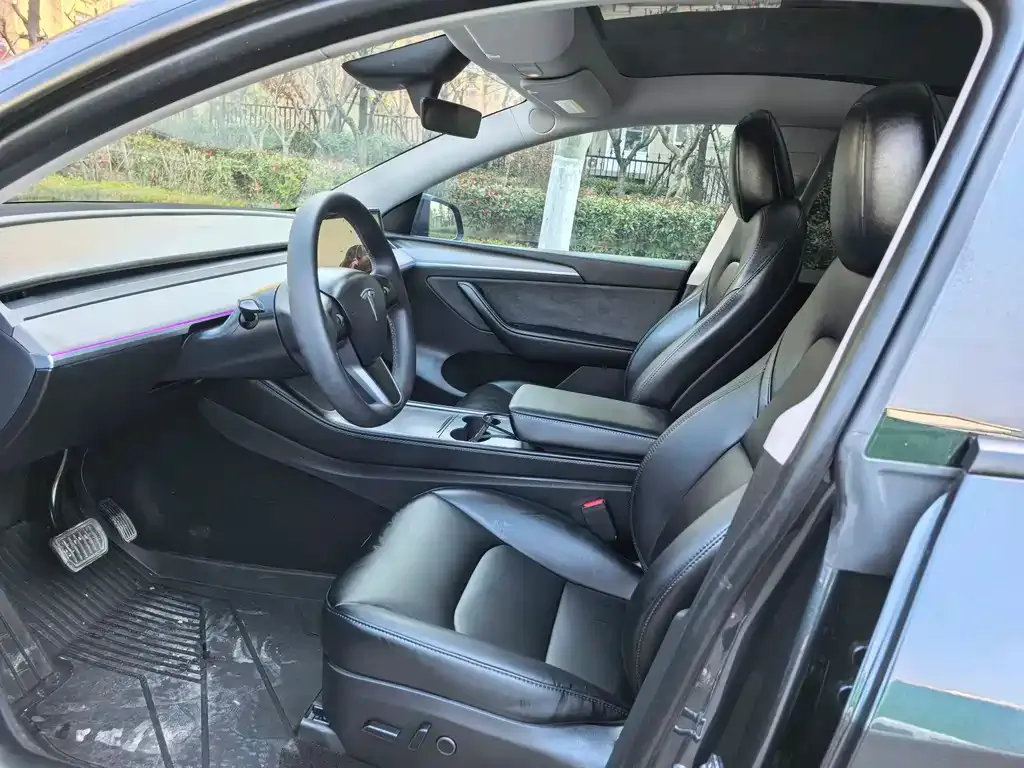 Tesla Model Y — фото 4