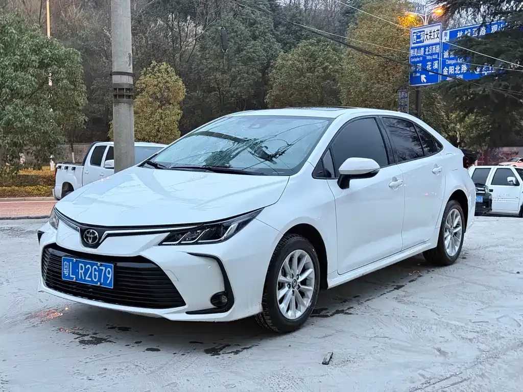 Toyota Corolla — фото 1