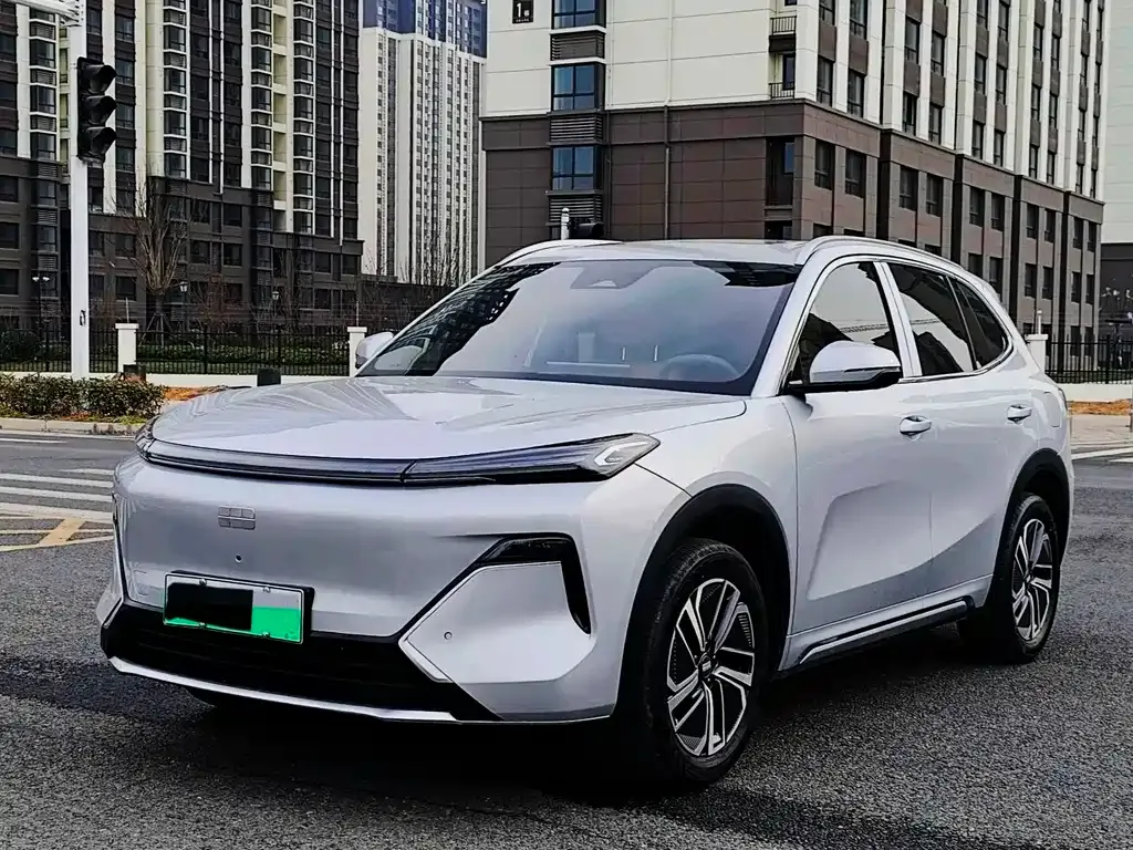 Geely 银河星舰7 — фото 1