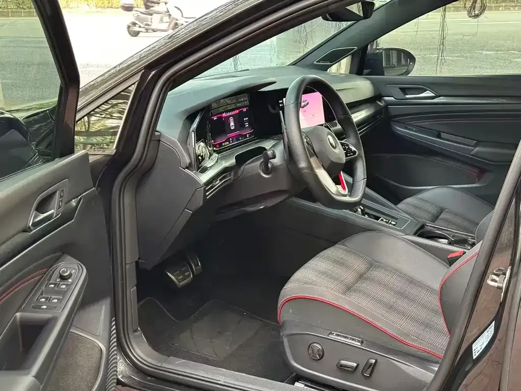 Volkswagen Golf GTI — фото 7