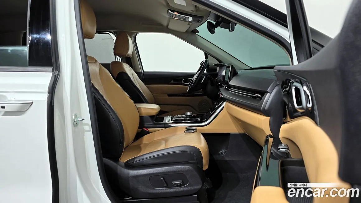Kia Carnival — фото 10