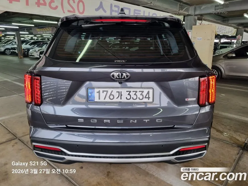 Kia Sorento — фото 7