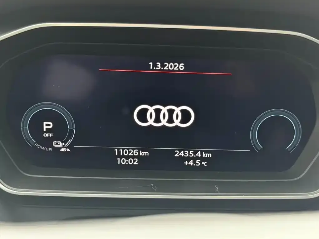 Audi Q4 e-tron — фото 2
