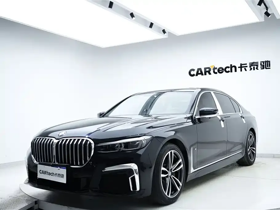 BMW 7 Series — фото 1