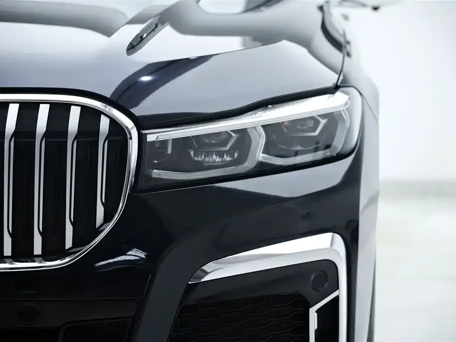 BMW 7 Series — фото 10