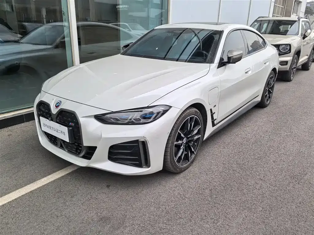 BMW i4 — фото 1