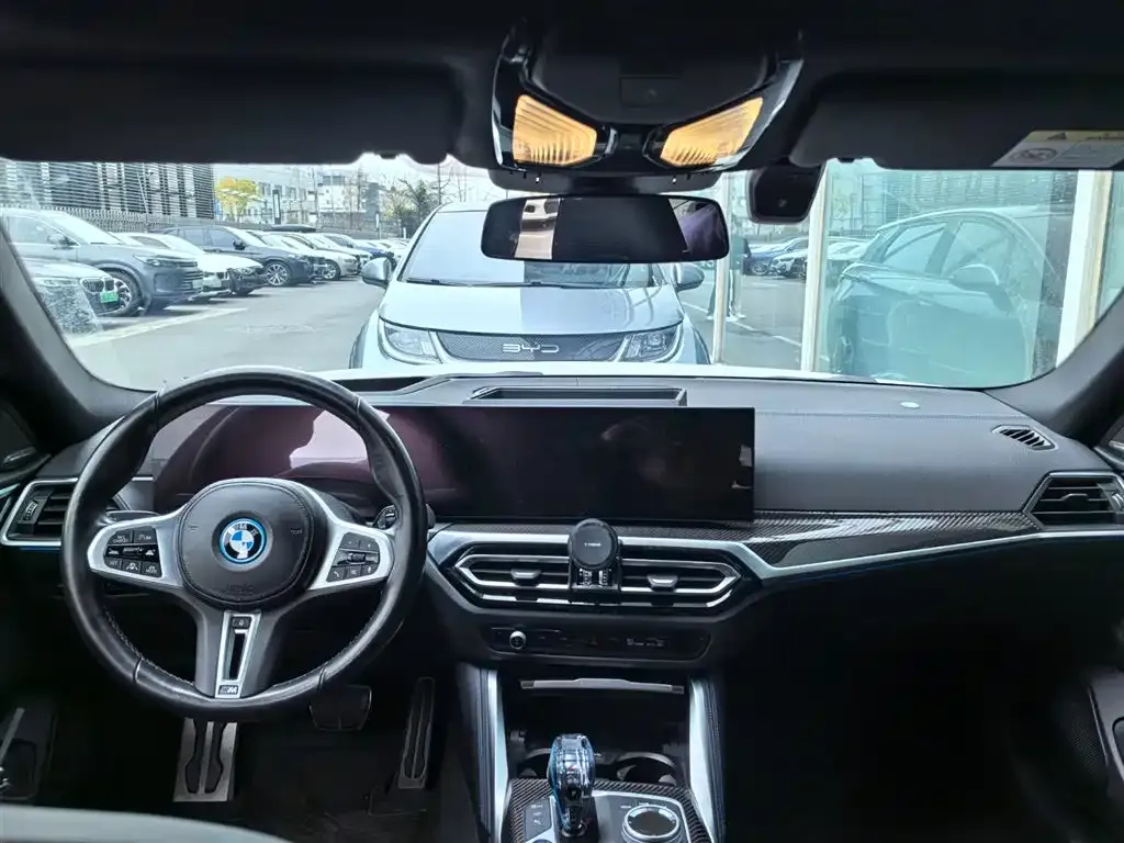 BMW i4 — фото 2