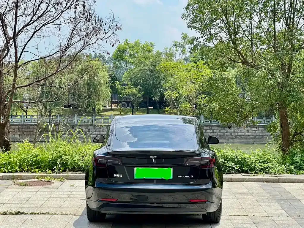 Tesla Model 3 — фото 9