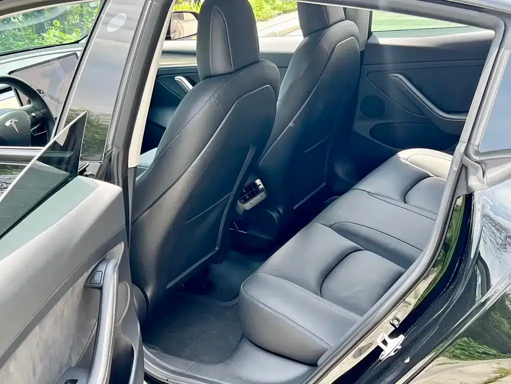 Tesla Model 3 — фото 2