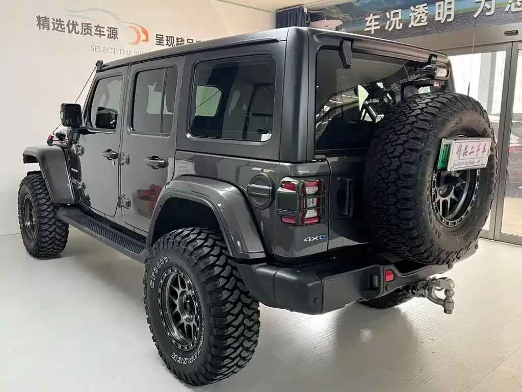 Jeep Wrangler PHEV — фото 9