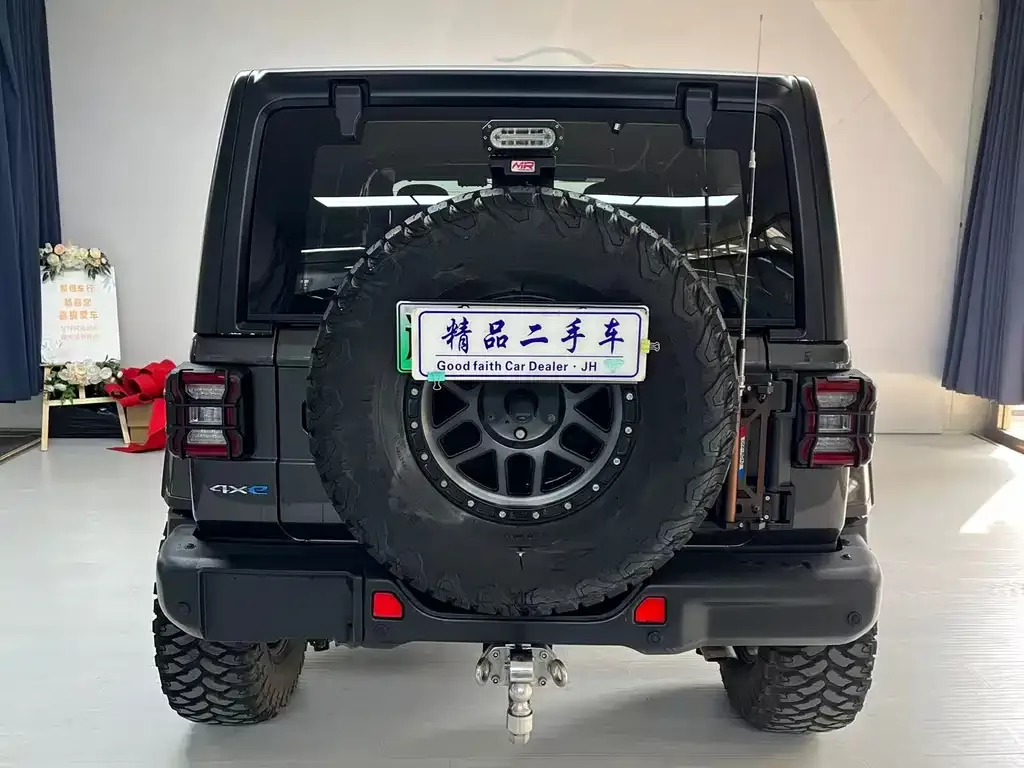 Jeep Wrangler PHEV — фото 6