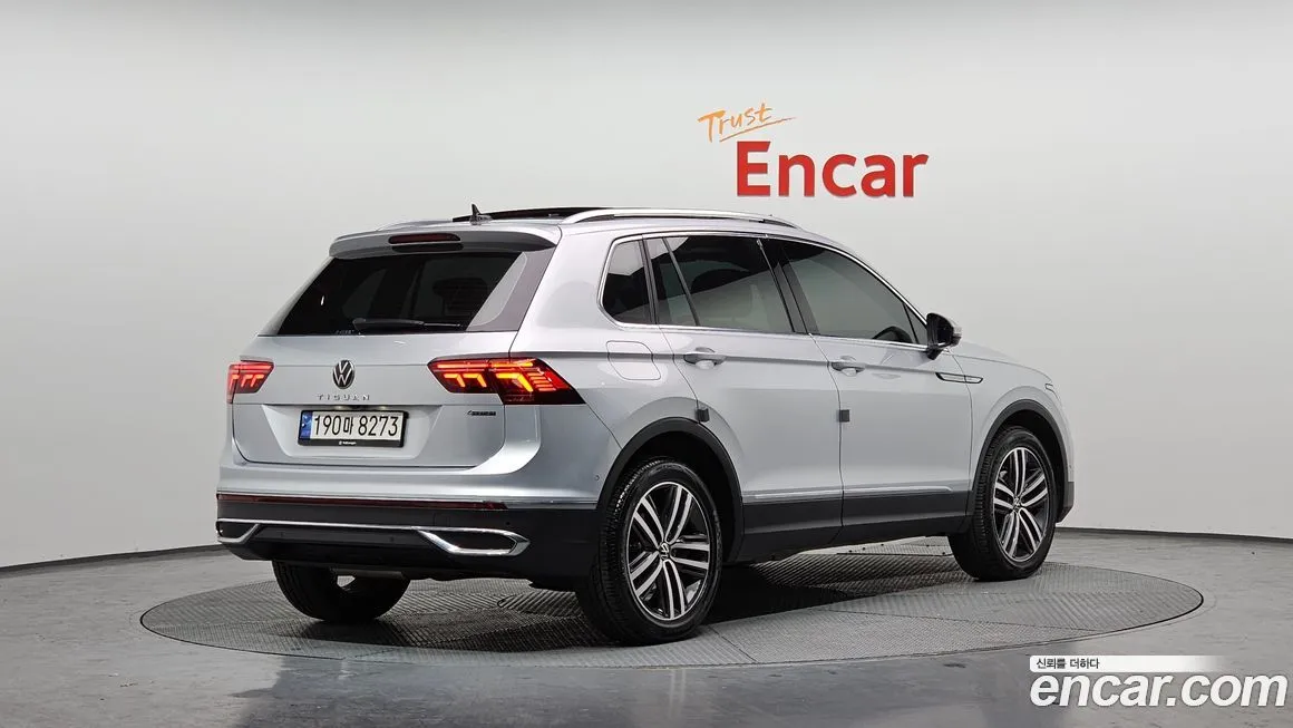 Volkswagen Tiguan — фото 7