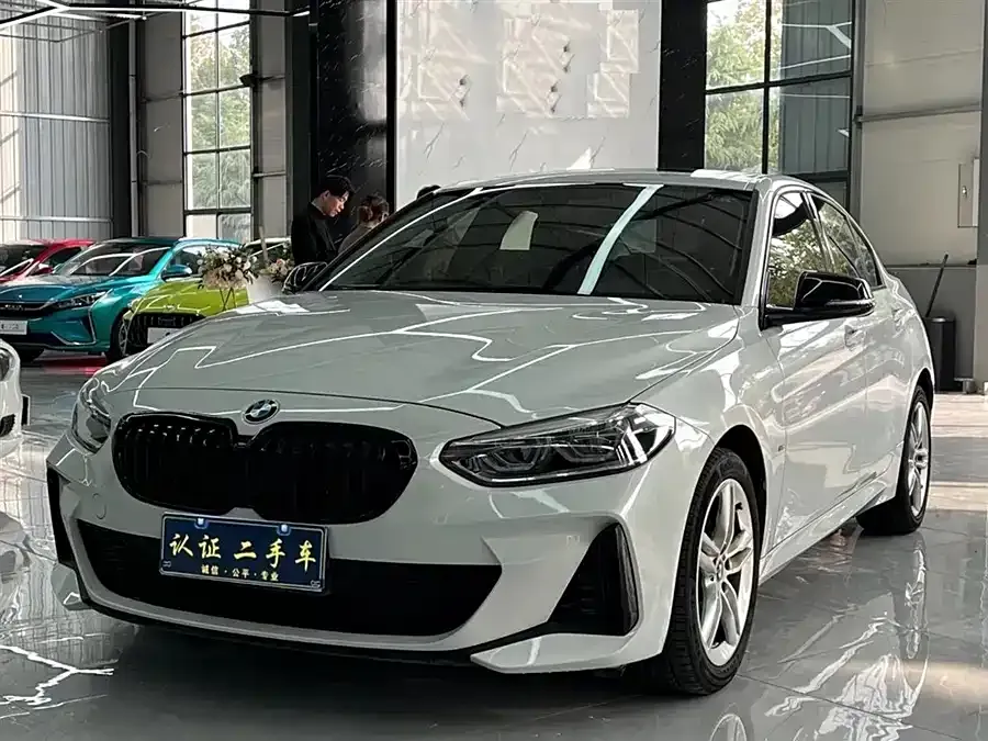BMW 1 Series — фото 1